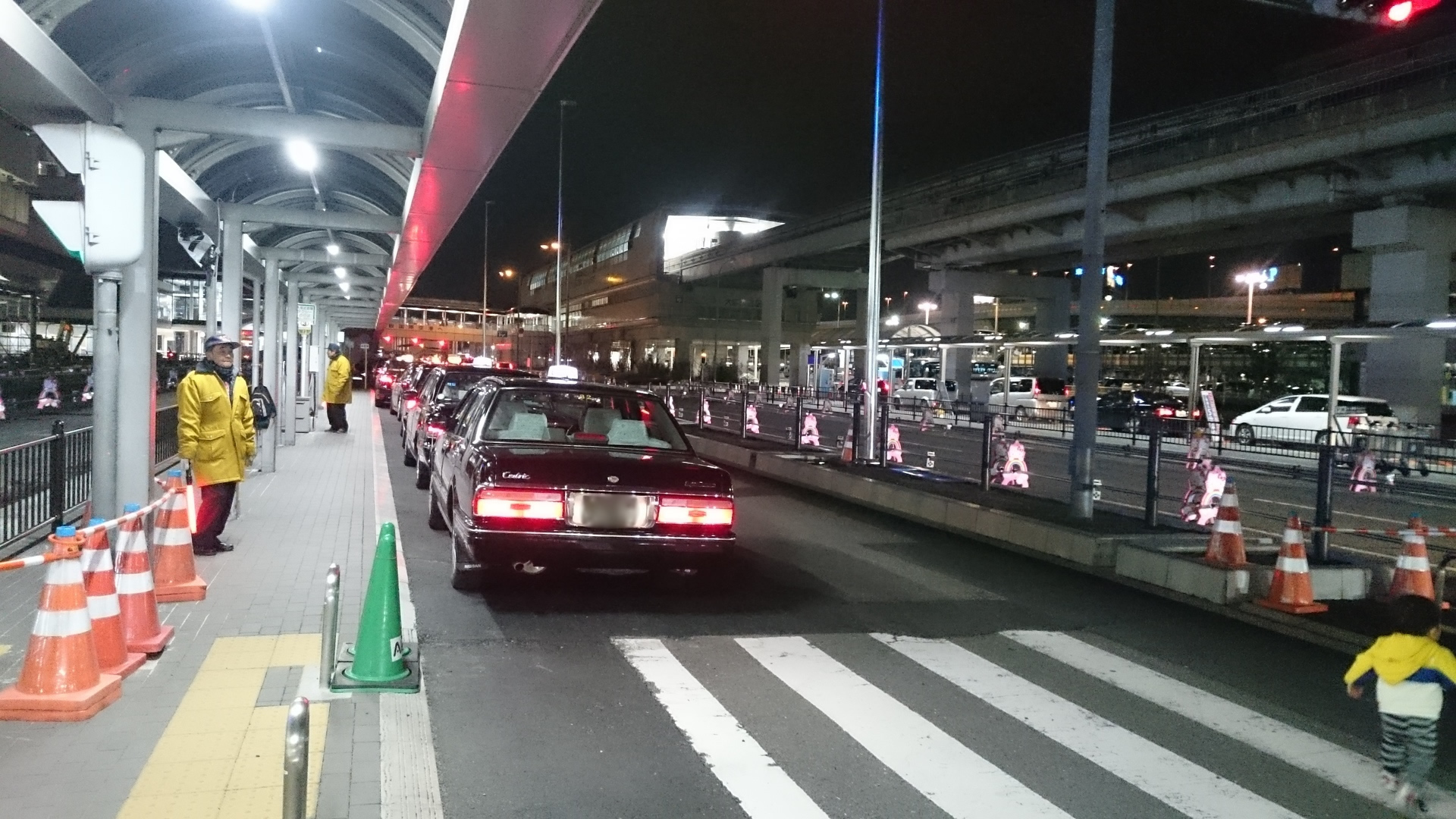 写真付き 伊丹空港 大阪国際空港 へ車でお迎え 送迎場所 無料駐車 停車スペースまとめ でっぱちゃんは真ん中をゆく